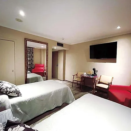 La Siesta Motel 2*