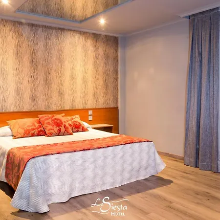 La Siesta Motel 2*